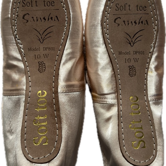 Sansha demi-pointe Ballet/Dance Shoes AMERICAN SOFT-TOE DP801 - Picture 2 of 2